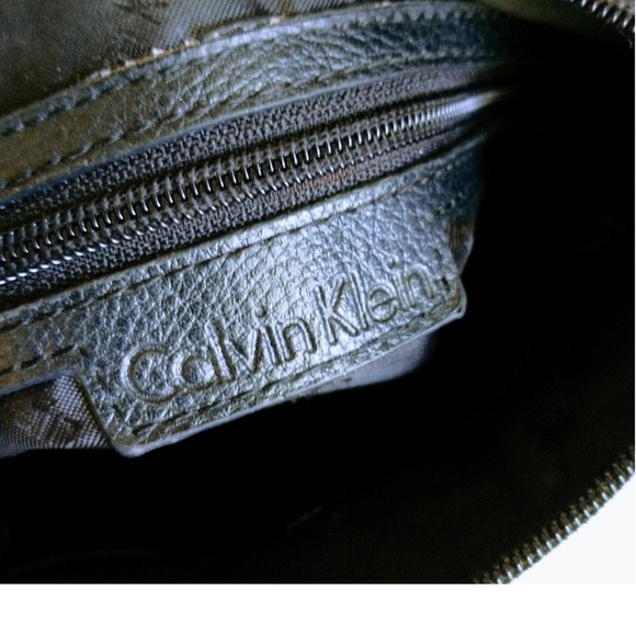 Calvin Klein small handbag - Picture 10 of 12